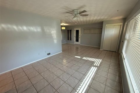 House in Port Charlotte, Florida 2 bedrooms, 90.12 sq.m. № 1917206 - photo 3