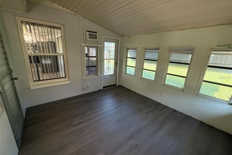 House in Port Charlotte, Florida 2 bedrooms, 90.12 sq.m. № 1917206 - photo 17
