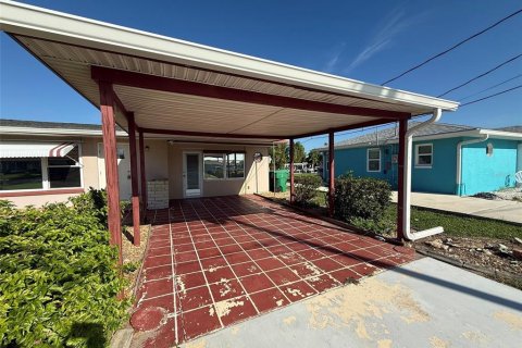 House in Port Charlotte, Florida 2 bedrooms, 90.12 sq.m. № 1917206 - photo 2