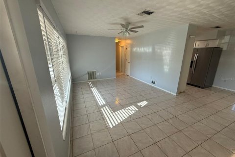 House in Port Charlotte, Florida 2 bedrooms, 90.12 sq.m. № 1917206 - photo 4