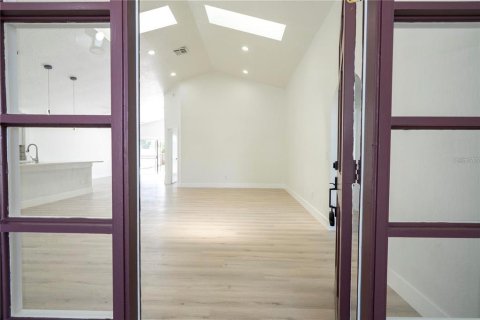 House in Orlando, Florida 3 bedrooms, 145.11 sq.m. № 1907398 - photo 5