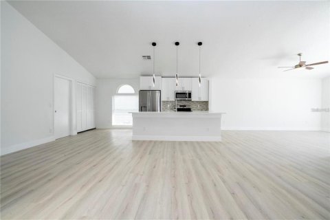 House in Orlando, Florida 3 bedrooms, 145.11 sq.m. № 1907398 - photo 8