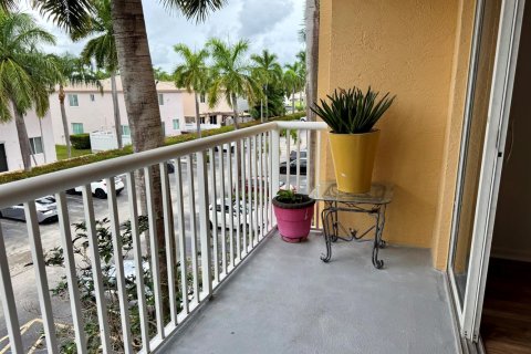 Copropriété à louer à Dania Beach, Floride: 2 chambres, 94.76 m2 № 2407679 - photo 7