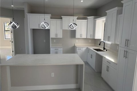 House in Lehigh Acres, Florida 3 bedrooms, 139.17 sq.m. № 1635066 - photo 9