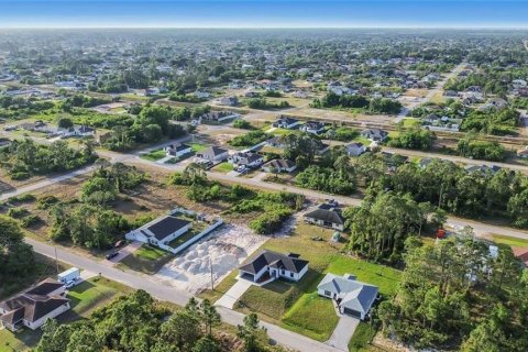 House in Lehigh Acres, Florida 3 bedrooms, 139.17 sq.m. № 1635066 - photo 27