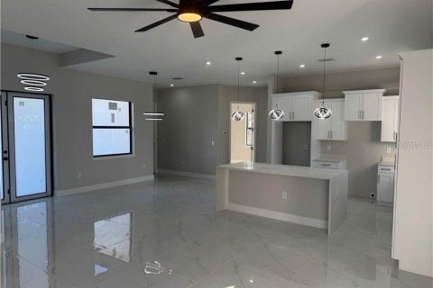 House in Lehigh Acres, Florida 3 bedrooms, 139.17 sq.m. № 1635066 - photo 11