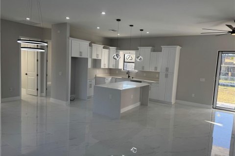 House in Lehigh Acres, Florida 3 bedrooms, 139.17 sq.m. № 1635066 - photo 5