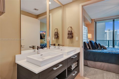 Condominio en venta en Miami, Florida, 2 dormitorios, 86.03 m2 № 1941383 - foto 19