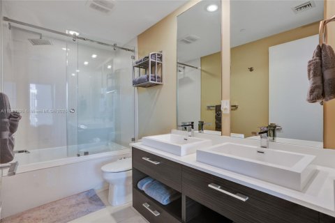 Copropriété à vendre à Miami, Floride: 2 chambres, 86.03 m2 № 1941383 - photo 18
