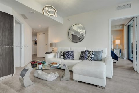 Condominio en venta en Miami, Florida, 2 dormitorios, 86.03 m2 № 1941383 - foto 2