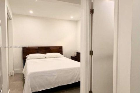 Commercial property in Fort Lauderdale, Florida 1 bedroom № 2086420 - photo 12