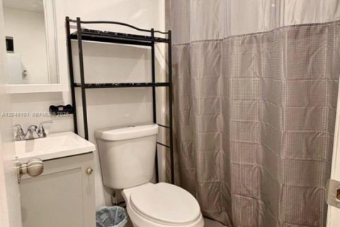 Commercial property in Fort Lauderdale, Florida 1 bedroom № 2086420 - photo 28
