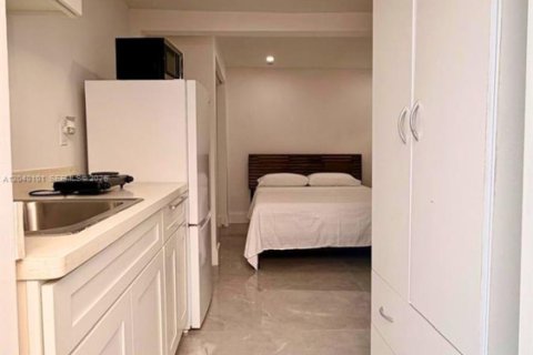 Commercial property in Fort Lauderdale, Florida 1 bedroom № 2086420 - photo 6