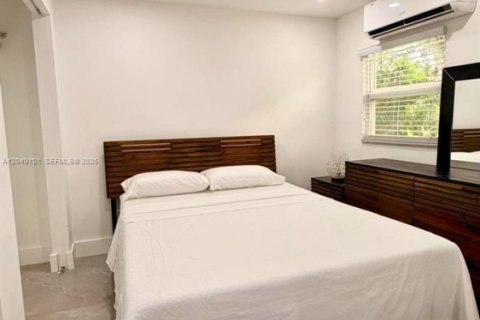 Commercial property in Fort Lauderdale, Florida 1 bedroom № 2086420 - photo 14