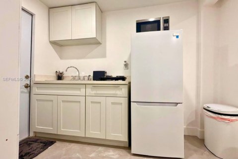 Commercial property in Fort Lauderdale, Florida 1 bedroom № 2086420 - photo 3