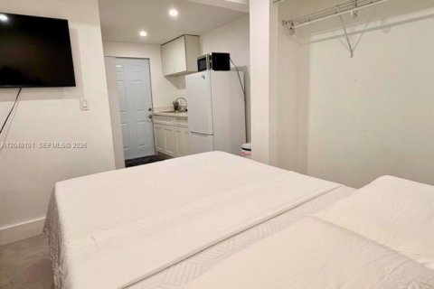 Commercial property in Fort Lauderdale, Florida 1 bedroom № 2086420 - photo 18