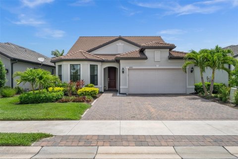 House in Fort Myers, Florida 3 bedrooms, 268.77 sq.m. № 1772729 - photo 1