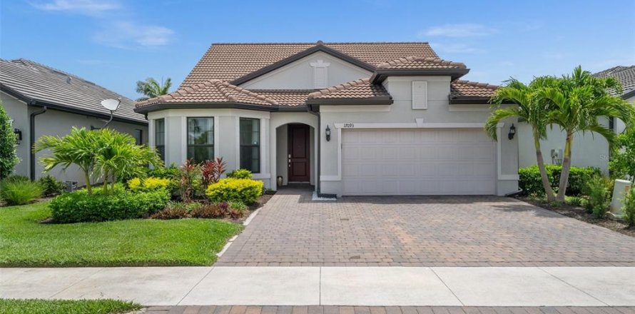 House in Fort Myers, Florida 3 bedrooms, 268.77 sq.m. № 1772729