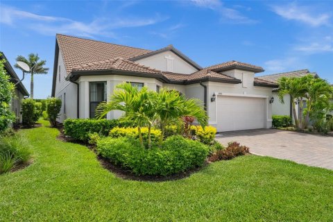 House in Fort Myers, Florida 3 bedrooms, 268.77 sq.m. № 1772729 - photo 2