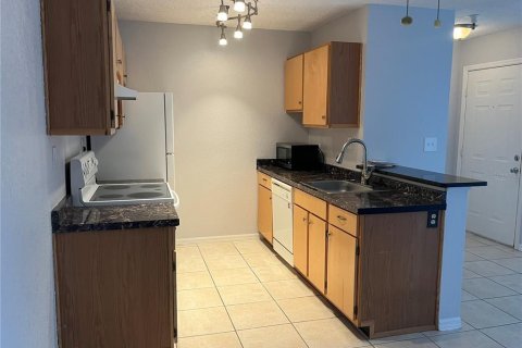 Copropriété à louer à Saint Petersburg, Floride: 1 chambre, 67.73 m2 № 2105215 - photo 4