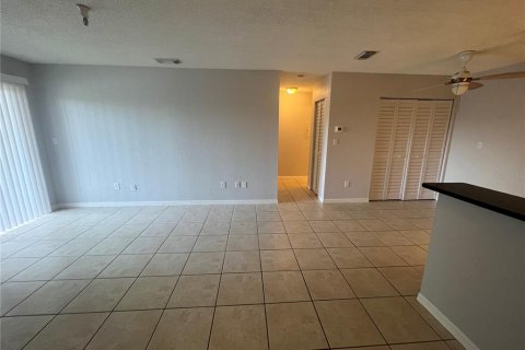 Copropriété à louer à Saint Petersburg, Floride: 1 chambre, 67.73 m2 № 2105215 - photo 9