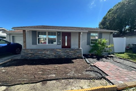 House in Tampa, Florida 2 bedrooms, 80.64 sq.m. № 2356536