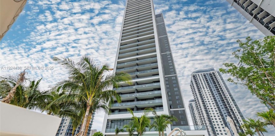 Кондоминиум с 1 спальней в Майами, Флорида № 1984342