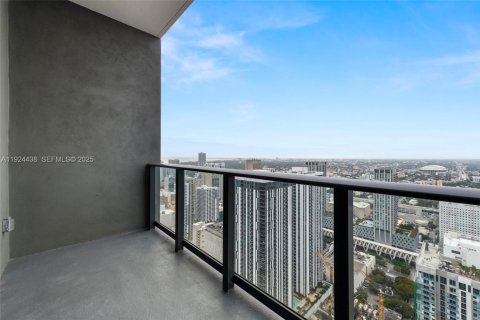 Снять в аренду кондоминиум в Майами, Флорида 1 спальня, 60.67м2, № 1984342 - фото 19