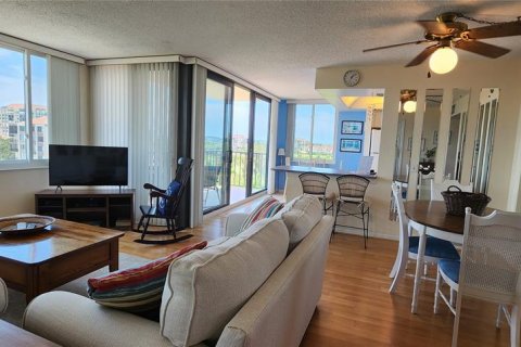 Condominio en alquiler en Saint Petersburg, Florida, 2 dormitorios, 97.55 m2 № 1295422 - foto 8