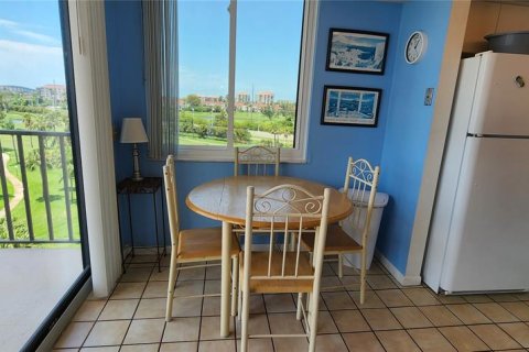 Condominio en alquiler en Saint Petersburg, Florida, 2 dormitorios, 97.55 m2 № 1295422 - foto 12