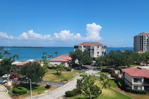 Condominio en alquiler en Saint Petersburg, Florida, 2 dormitorios, 97.55 m2 № 1295422 - foto 1