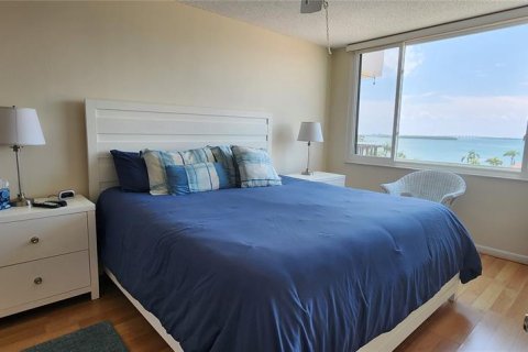 Condominio en alquiler en Saint Petersburg, Florida, 2 dormitorios, 97.55 m2 № 1295422 - foto 14