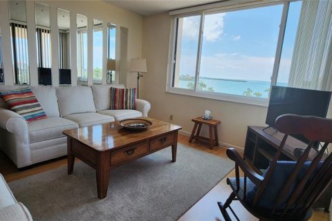 Condominio en alquiler en Saint Petersburg, Florida, 2 dormitorios, 97.55 m2 № 1295422 - foto 4