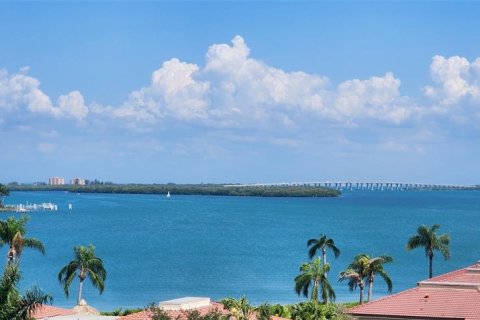 Condominio en alquiler en Saint Petersburg, Florida, 2 dormitorios, 97.55 m2 № 1295422 - foto 2