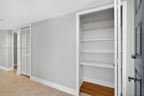 Купить кондоминиум в Уэстон, Флорида 2 спальни, 113.34м2, № 2043641 - фото 26