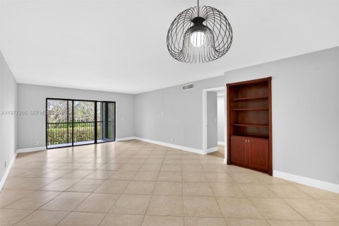 Купить кондоминиум в Уэстон, Флорида 2 спальни, 113.34м2, № 2043641 - фото 3