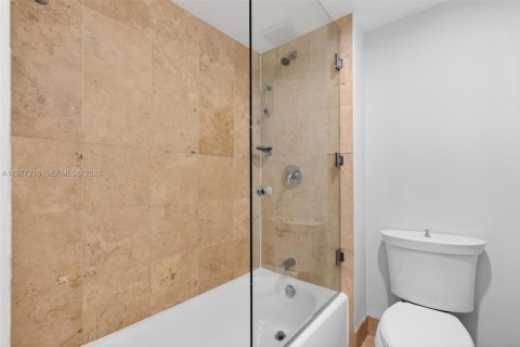 Купить кондоминиум в Уэстон, Флорида 2 спальни, 113.34м2, № 2043641 - фото 19