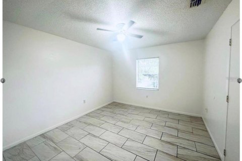 Immobilier commercial à vendre à Lakeland, Floride: 4 chambres, 167.78 m2 № 2435029 - photo 5