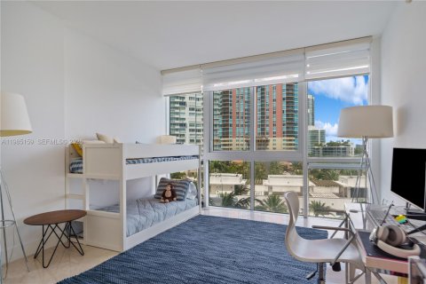 Condo in Miami Beach, Florida, 2 bedrooms  № 2047530 - photo 10
