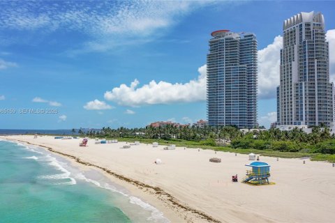 Condo in Miami Beach, Florida, 2 bedrooms  № 2047530 - photo 26