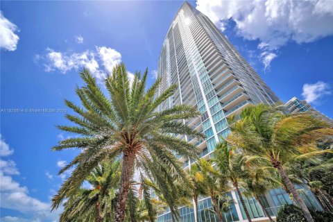 Condo in Miami, Florida, 2 bedrooms  № 1937585 - photo 28