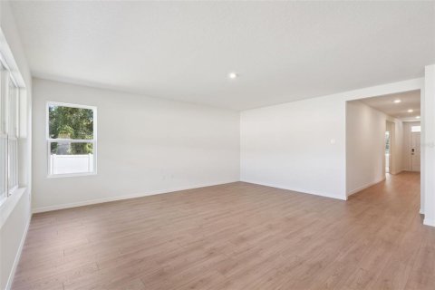 Villa ou maison à vendre à Ormond Beach, Floride: 4 chambres, 217.02 m2 № 2388723 - photo 10