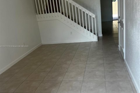 Adosado en venta en Homestead, Florida, 3 dormitorios, 153.29 m2 № 1975924 - foto 3