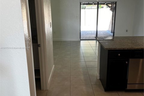 Adosado en venta en Homestead, Florida, 3 dormitorios, 153.29 m2 № 1975924 - foto 5