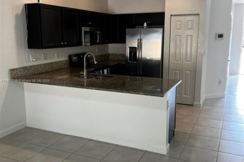 Adosado en venta en Homestead, Florida, 3 dormitorios, 153.29 m2 № 1975924 - foto 15