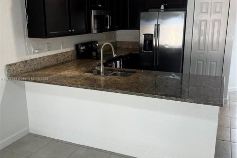 Adosado en venta en Homestead, Florida, 3 dormitorios, 153.29 m2 № 1975924 - foto 17