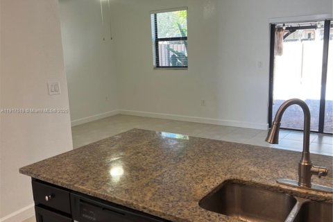 Adosado en venta en Homestead, Florida, 3 dormitorios, 153.29 m2 № 1975924 - foto 8