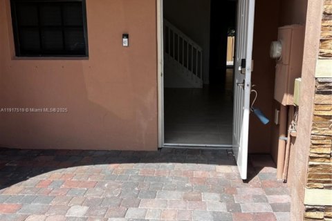 Adosado en venta en Homestead, Florida, 3 dormitorios, 153.29 m2 № 1975924 - foto 2
