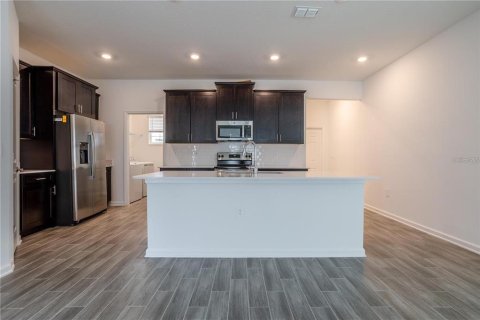 House in Kissimmee, Florida 3 bedrooms, 167.41 sq.m. № 2201034 - photo 5