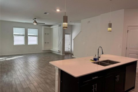 House in Kissimmee, Florida 3 bedrooms, 167.41 sq.m. № 2201034 - photo 4